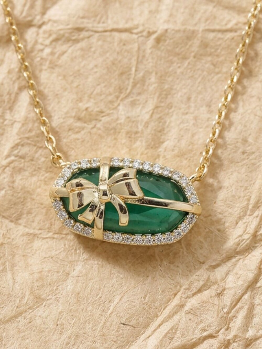 Kendra Scott Elisa Bow Pine Short Necklace Gold - Picture 2 of 2